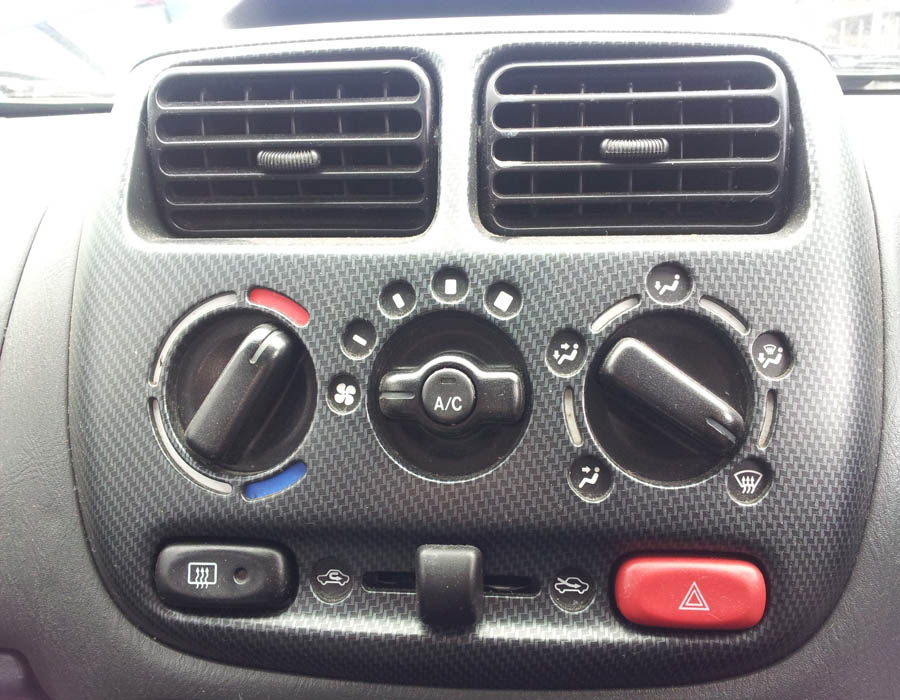 Suzuki Ignis Sport heater-control-switches
